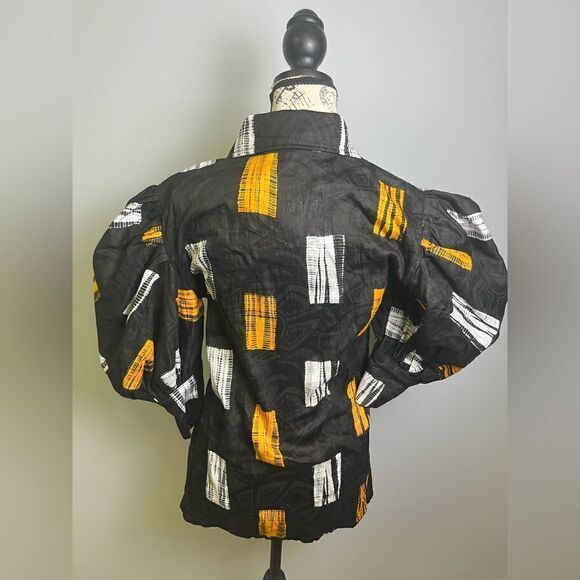 Busayo
Tola Blouse NWT Size S - Picture 2 of 8